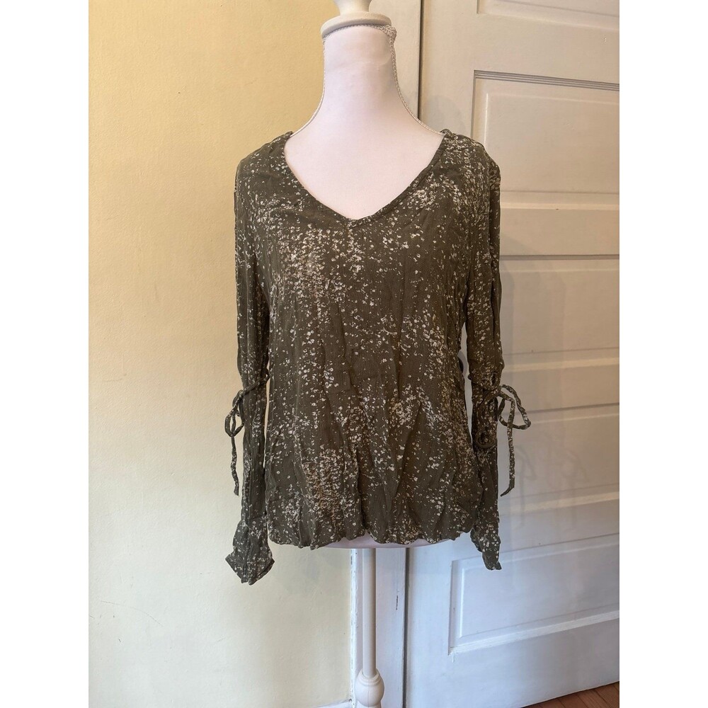 Long bell sleeve blouse top green cream fairycore renaissance faire fest forest